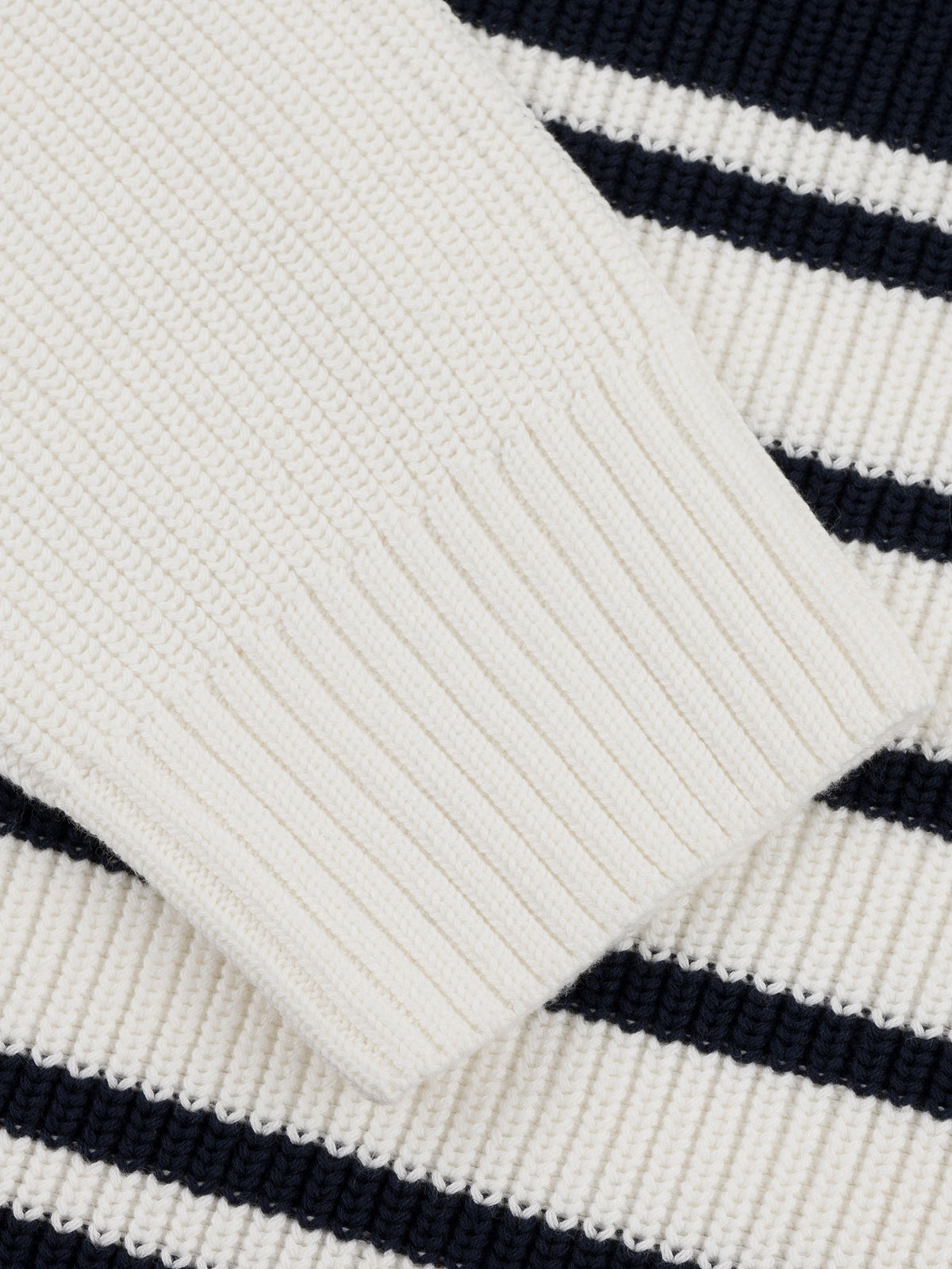 LINED UP KNIT | WHITE