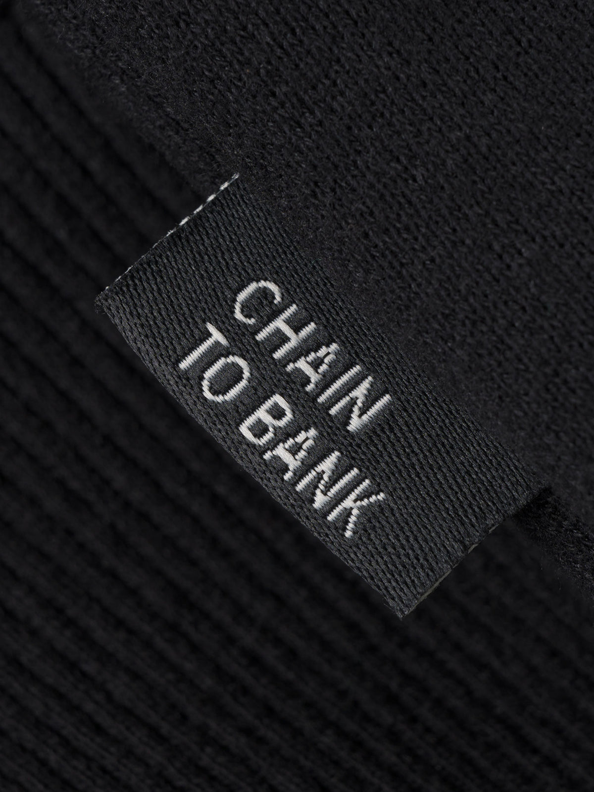 MOST VALUABLE MOCK NECK | BLACK